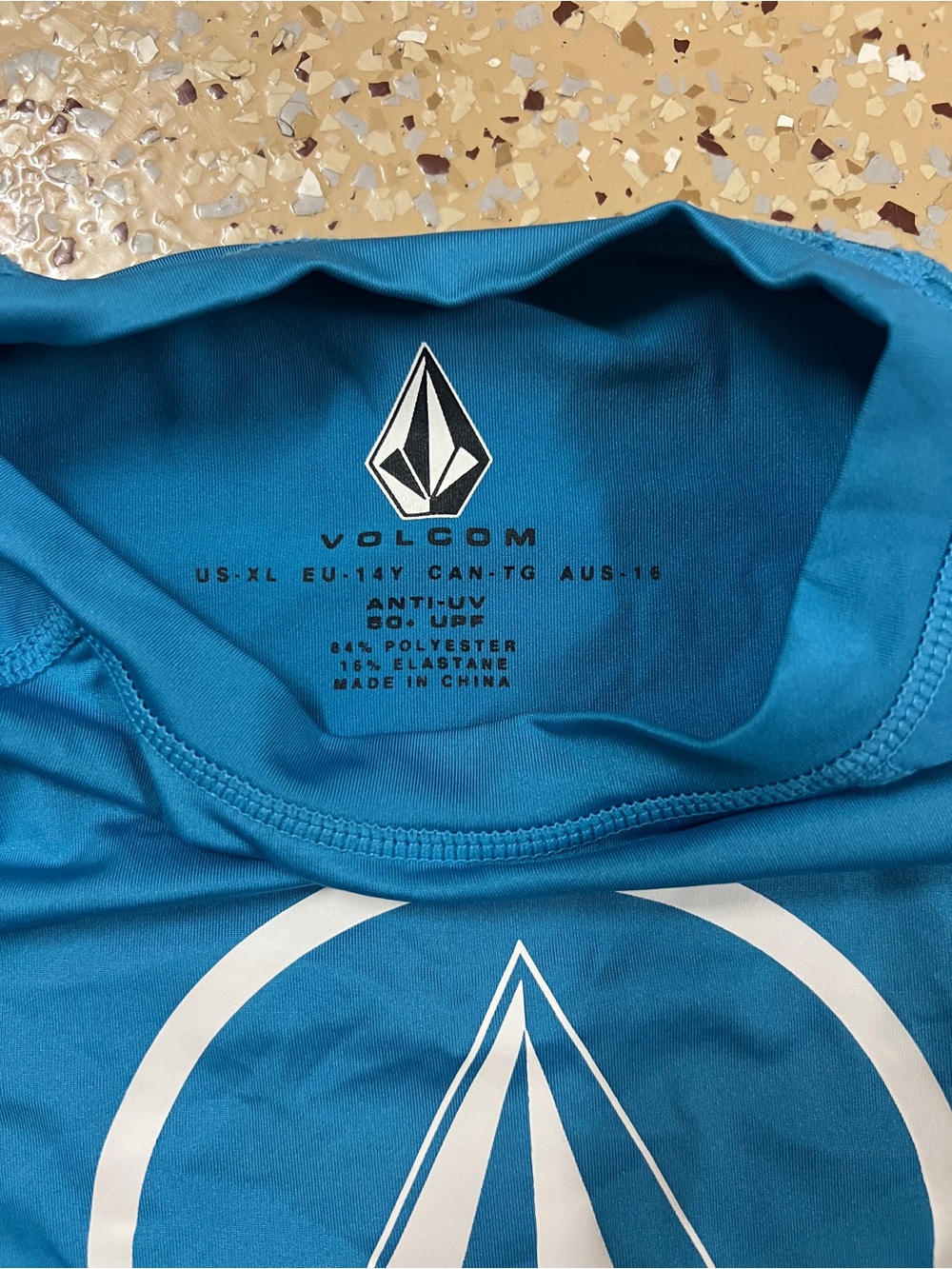 Volcom Rashguard - Picture 2 of 2